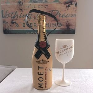 Moët & Chandon Champagne Jacket & One Acrylic Imperial Ice Goblet; Set veuve
